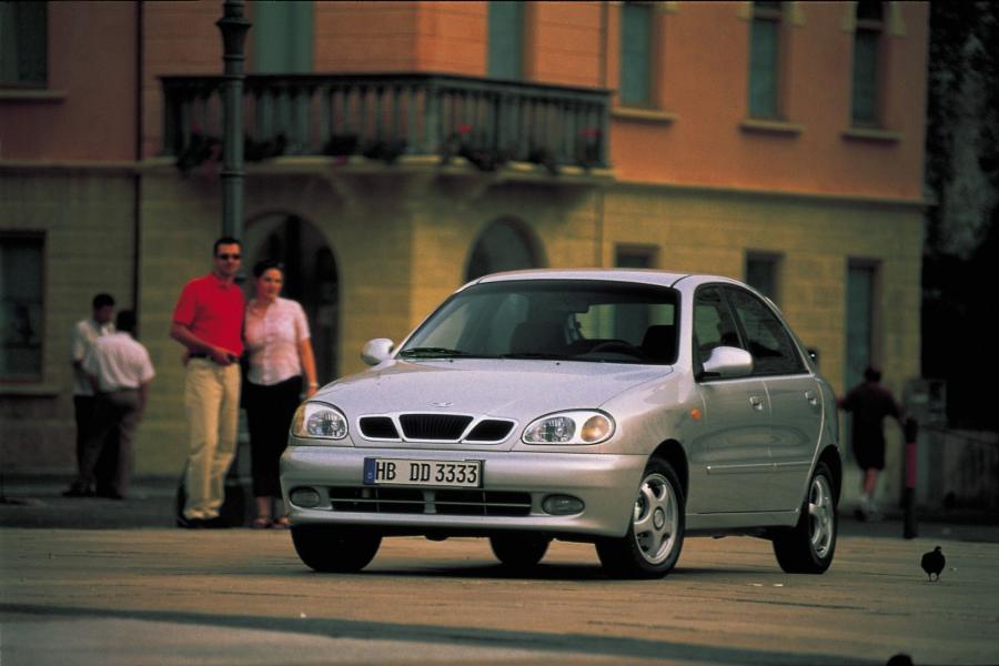  Daewoo Lanos 5-Door 2000 года  (фото 1 из 10)